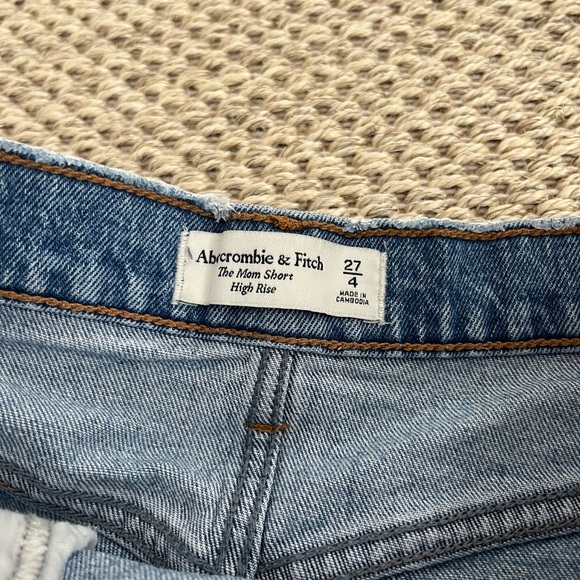 Abercrombie & Fitch The Mom High Rise Denim Shorts - Picture 3 of 3